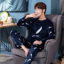 Load image into Gallery viewer, 2019 New Style Men's Pajamas Set Autumn Winter Warm Flannel Thicken Male Pajamas Sets Long Sleeve Sleepwear Top +Pant Leisure
